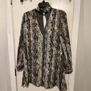 Karlie Long Sleeve Size Medium